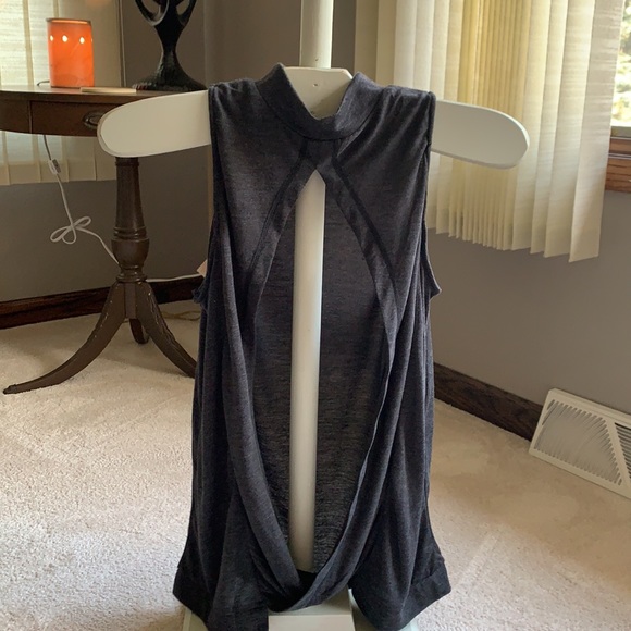 Loveriche Open Back Tank Top - Picture 3 of 8